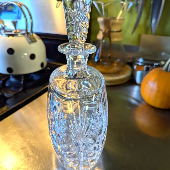 Vtg. Crystal Decanter (5lb) - Picture 4 of 10